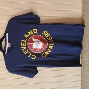 EUC mens Cleveland Cavaliers Homage tee small The Land short sleeves